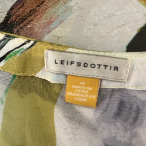 Gently used, sheer, multicolors, cap sleeves that tie have a drawstring - Picture 7 of 7